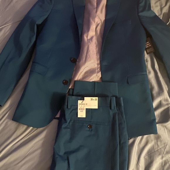 Express suit - Picture 1 of 6
